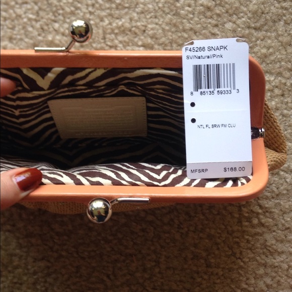 Coach Straw Clutch - Picture 3 of 4